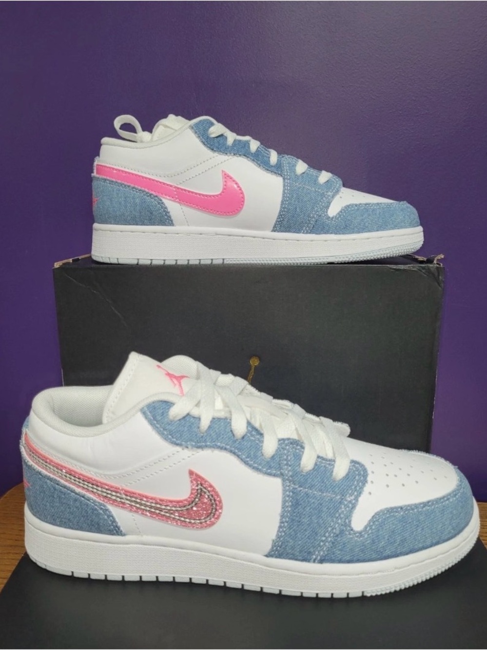 Nike Kids Low-Top Sneakers in White, Denim & Pink
